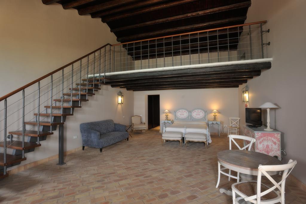 Falconara & 4*